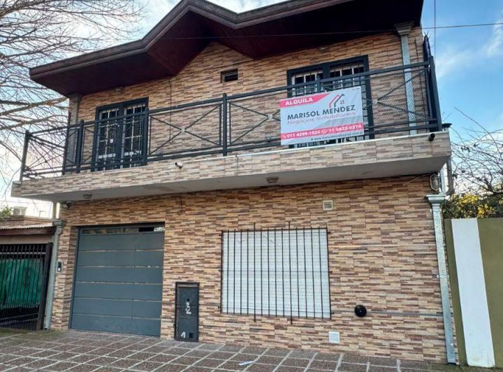 Casa · 1m² · 3 Ambientes · 1 Cochera