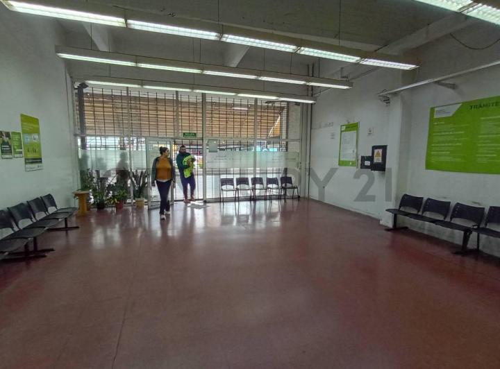 Local comercial · 176m² · 1 Ambiente
