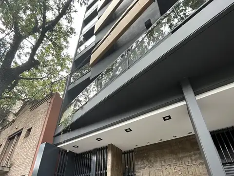 Departamento en alquiler de un dormitorio con balcón en barrio martin impecable