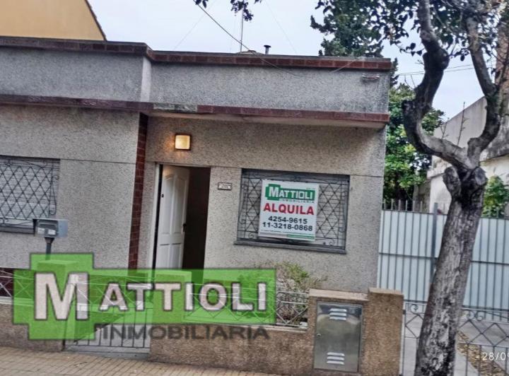 Casa · 75m² · 3 Ambientes · 2 Cocheras