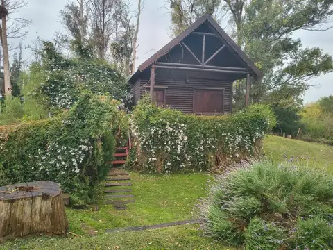 Hermoso predio con 2 cabañas, pileta y quincho