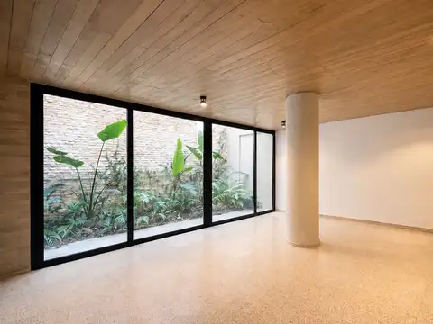 Venta oficina con patio en planta baja, barrio pichincha, rosario.-