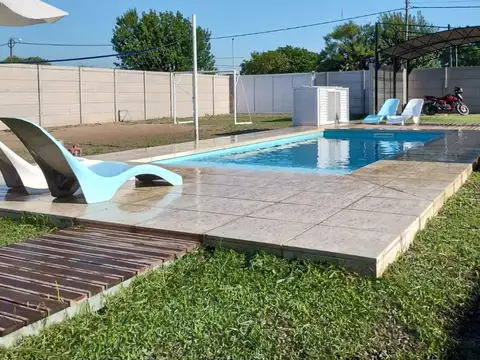 Barrio vicentina - se alquila casa quinta