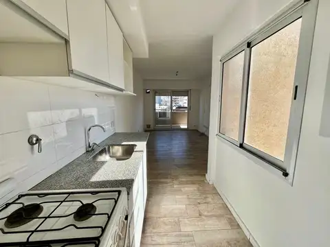 Venta depto 1 dormitorio balcón al frente abasto