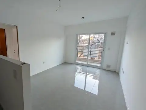 Venta - departamento de 1 dormitorio - san lorenzo y constitución - oportunidad