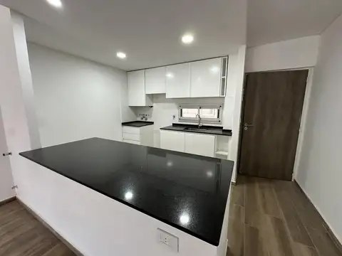Departamento 2 dormitorios al frente - balcón corrido - a estrenar
