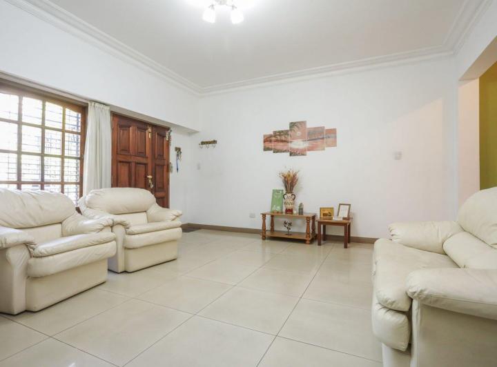 Casa · 320m² · 6 Ambientes · 2 Cocheras