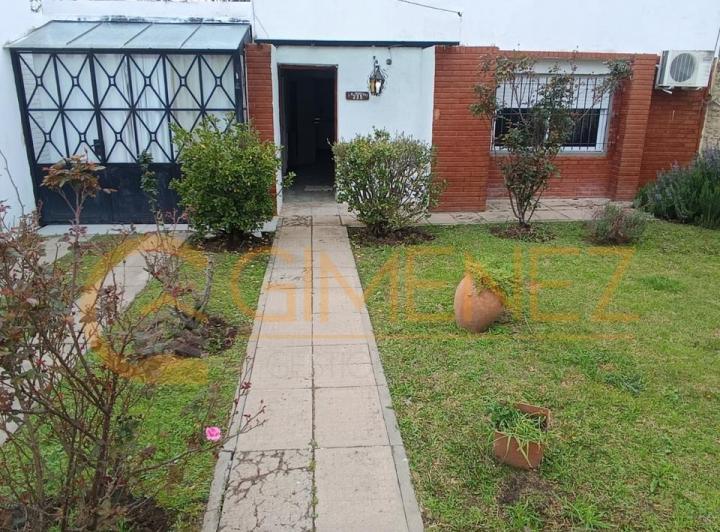 Casa · 95m² · 4 Ambientes · 1 Cochera