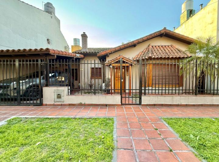 Casa · 115m² · 4 Ambientes · 1 Cochera