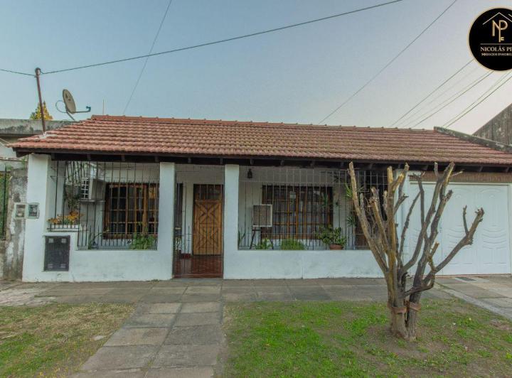 Casa · 107m² · 4 Ambientes · 1 Cochera