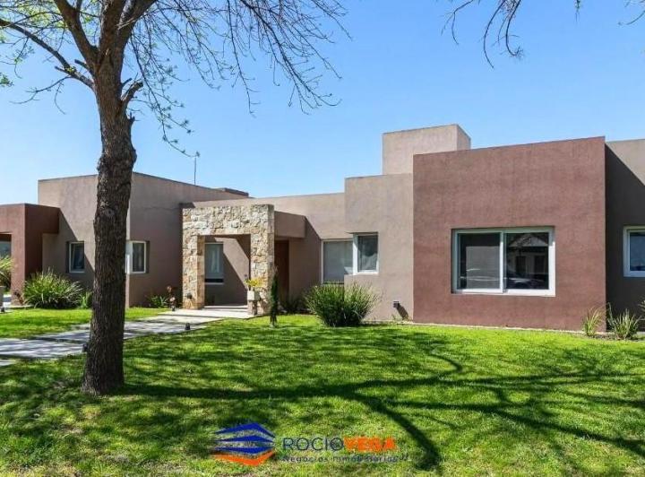 Casa · 154m² · 4 Ambientes · 4 Cocheras