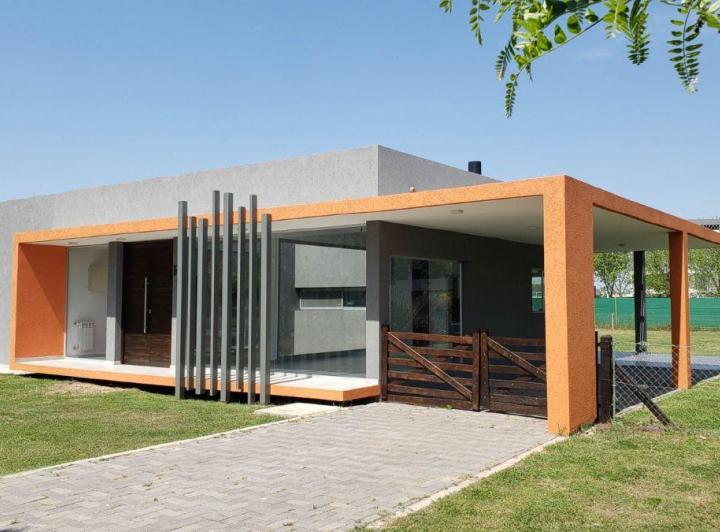 Casa · 170m² · 3 Ambientes · 2 Cocheras