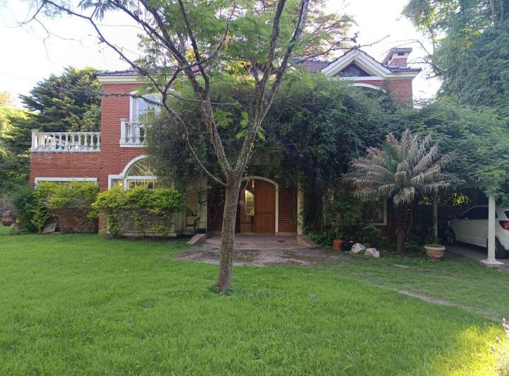 Casa · 180m² · 6 Ambientes