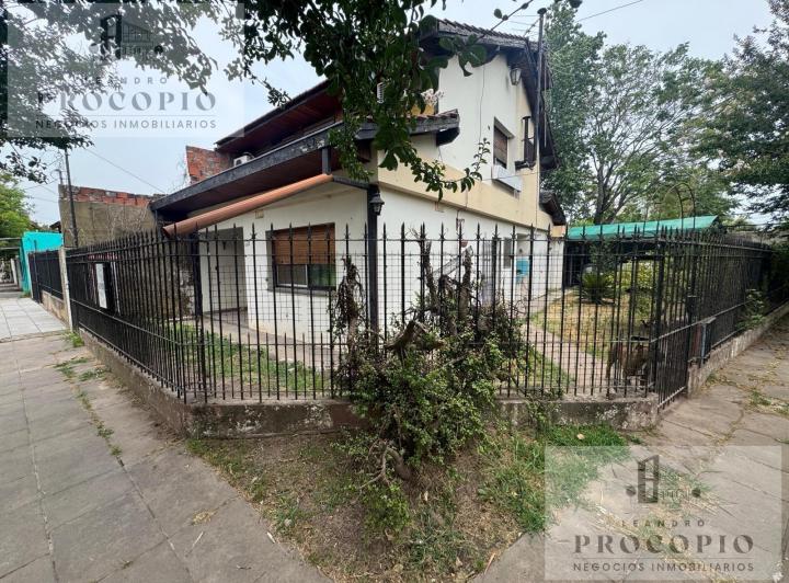 Casa · 146m² · 4 Ambientes · 1 Cochera