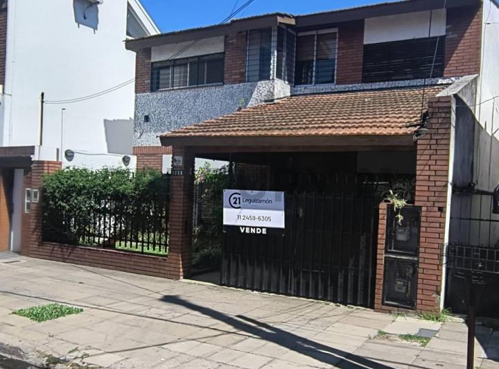 Casa · 173m² · 5 Ambientes · 1 Cochera