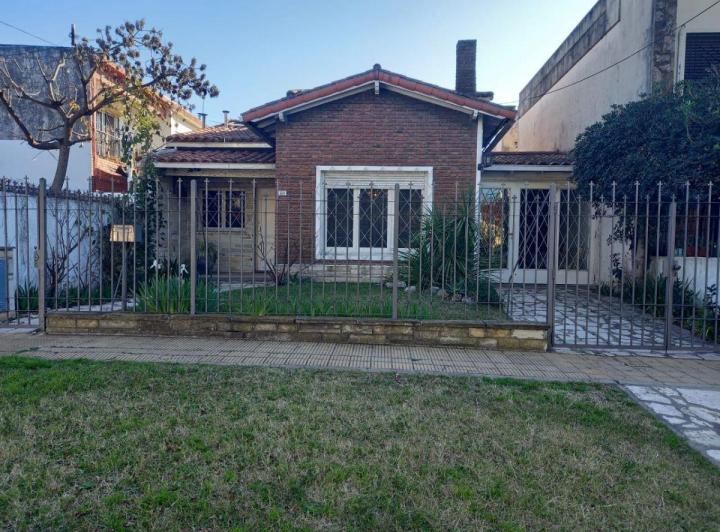Casa · 150m² · 4 Ambientes · 2 Cocheras