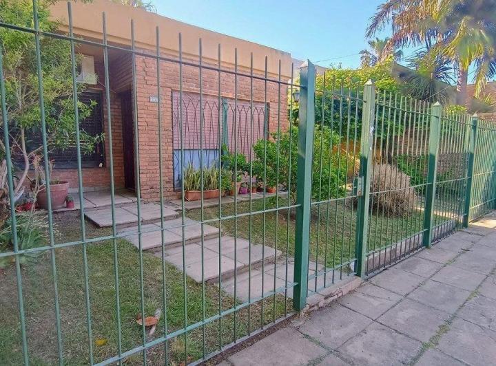 Casa · 111m² · 4 Ambientes · 1 Cochera
