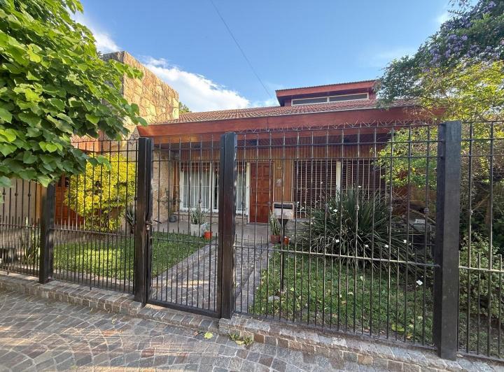 Casa · 154m² · 4 Ambientes · 1 Cochera