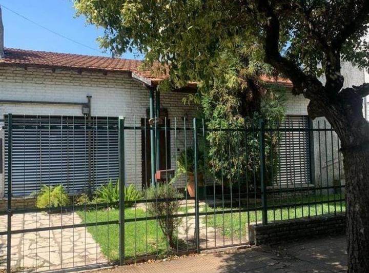 Casa · 100m² · 3 Ambientes · 1 Cochera
