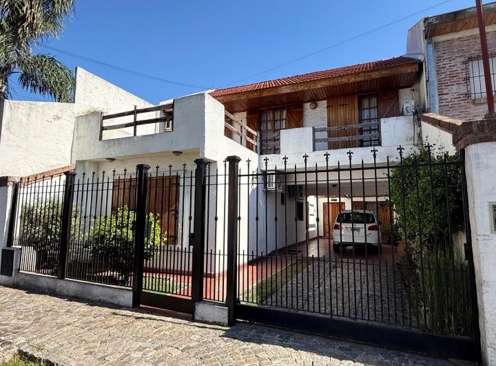 Casa · 280m² · 6 Ambientes