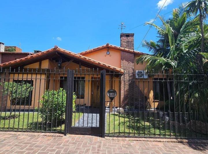 Casa · 180m² · 3 Ambientes · 1 Cochera