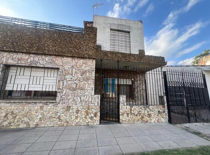 Casa · 158m² · 4 Ambientes · 2 Cocheras