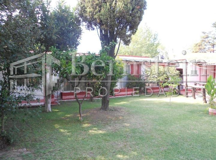 Casa · 200m² · 4 Ambientes · 2 Cocheras