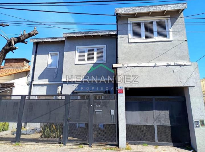 Casa · 195m² · 6 Ambientes · 1 Cochera