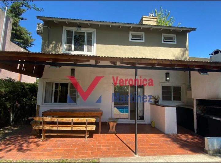 Casa · 170m² · 5 Ambientes · 1 Cochera