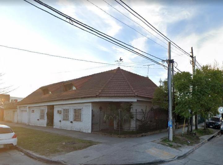 Casa · 613m²