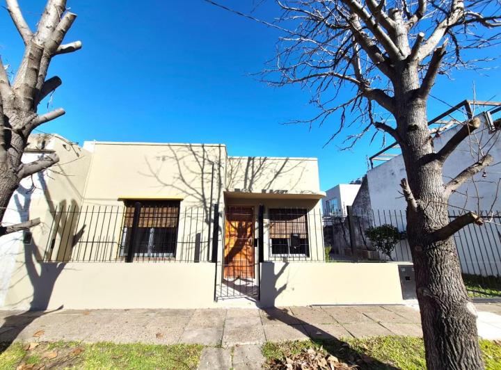 Casa · 90m² · 3 Ambientes · 1 Cochera