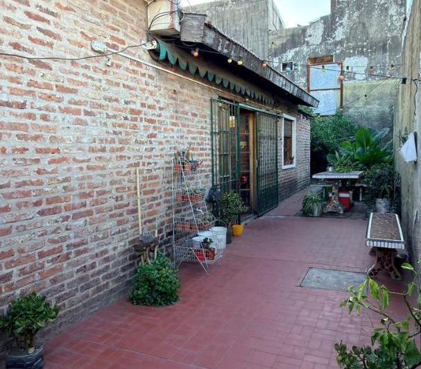 Casa · 120m² · 5 Ambientes · 2 Cocheras