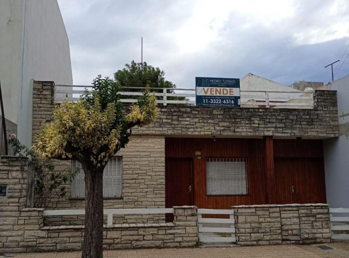 Casa · 111m² · 3 Ambientes · 1 Cochera