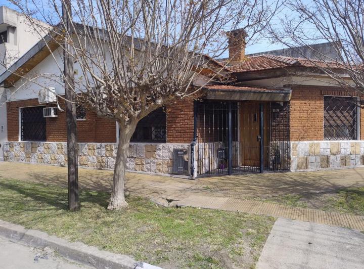 Casa · 120m² · 5 Ambientes · 1 Cochera