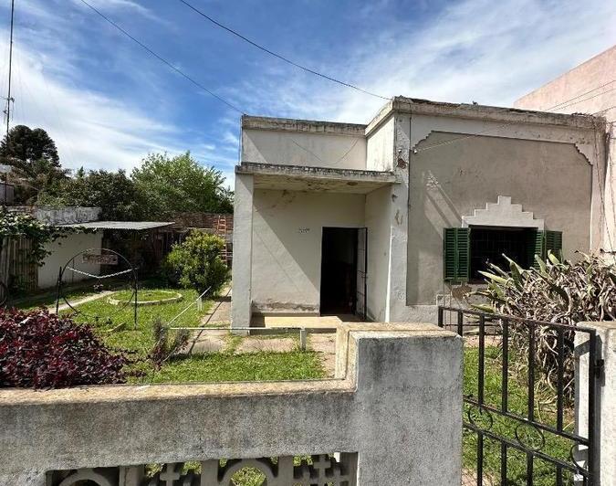 Casa · 200m² · 4 Ambientes · 3 Cocheras