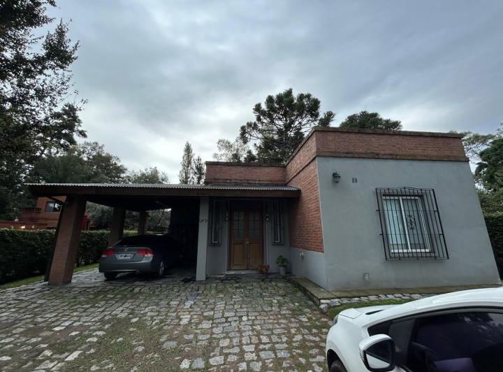 Casa · 165m² · 5 Ambientes · 1 Cochera