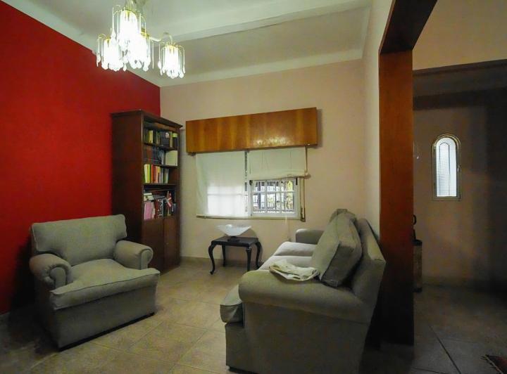 Casa · 200m² · 6 Ambientes · 2 Cocheras