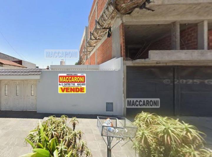 Casa · 80m² · 3 Ambientes · 20 Cocheras
