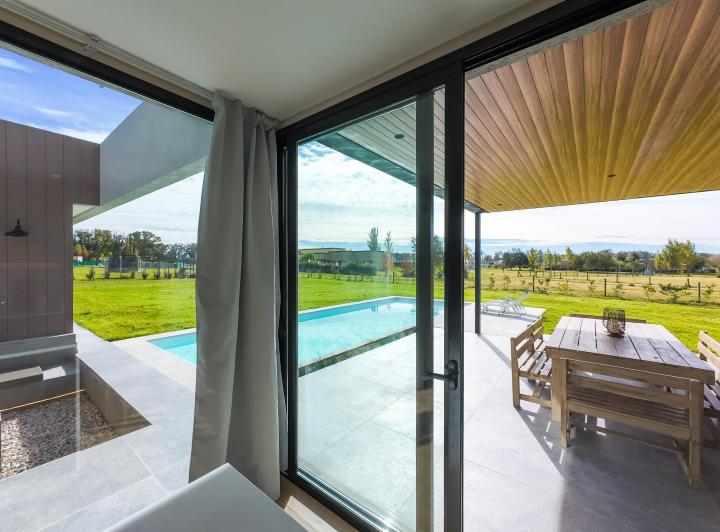 Casa · 212m² · 6 Ambientes · 2 Cocheras