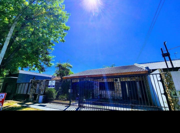 Casa · 337m² · 5 Ambientes · 3 Cocheras
