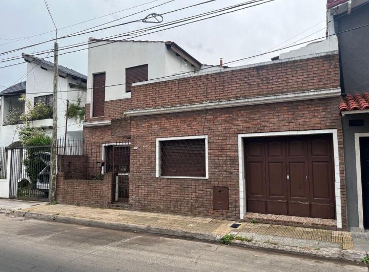 Casa · 130m² · 3 Ambientes · 1 Cochera