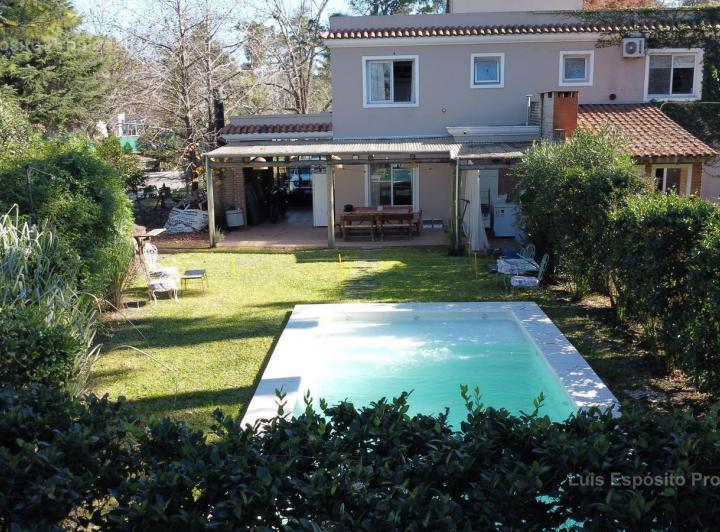 Casa · 95m² · 4 Ambientes · 1 Cochera