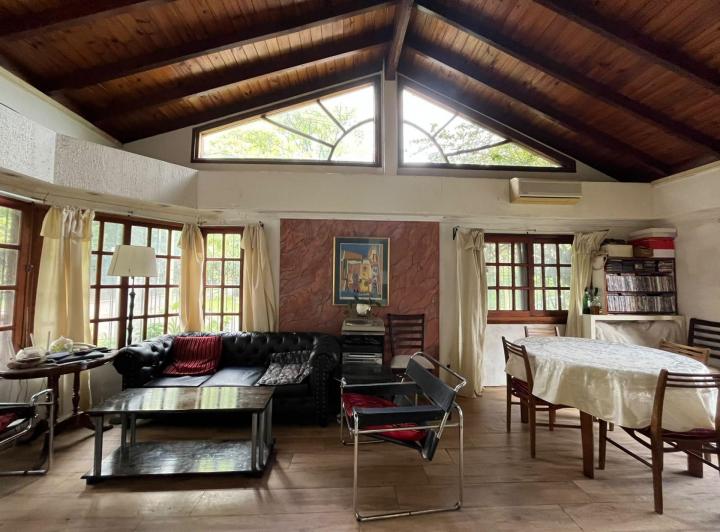 Casa · 80m² · 5 Ambientes · 1 Cochera