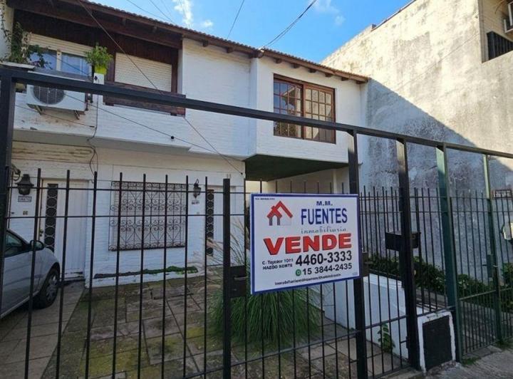 Casa · 78m² · 4 Ambientes · 1 Cochera