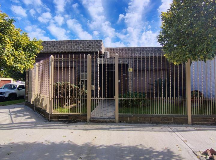 Casa · 100m² · 3 Ambientes · 1 Cochera