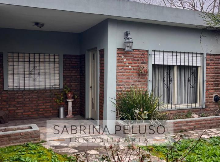 Casa · 180m² · 4 Ambientes · 1 Cochera