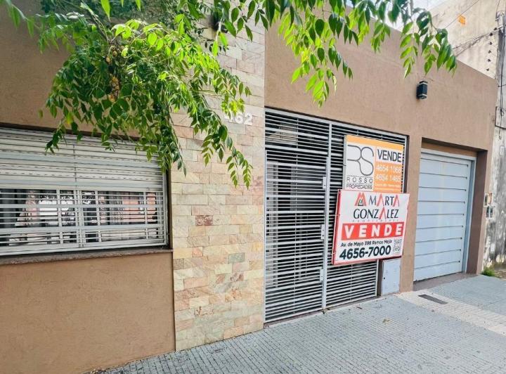 Casa · 160m² · 3 Ambientes · 2 Cocheras