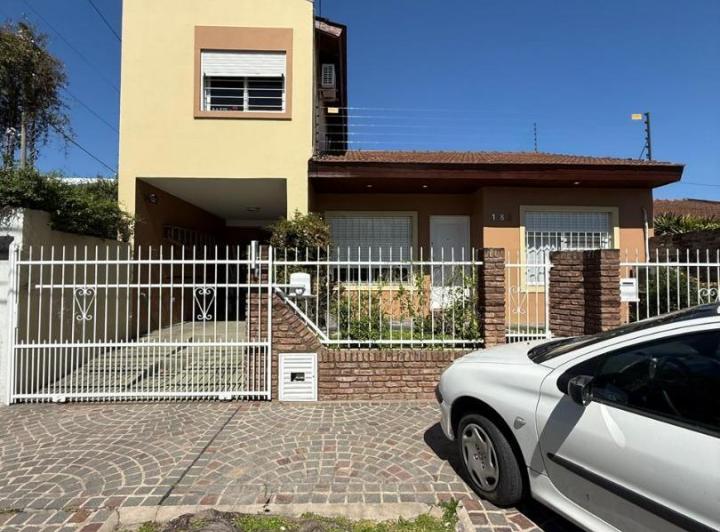 Casa · 150m² · 5 Ambientes · 1 Cochera