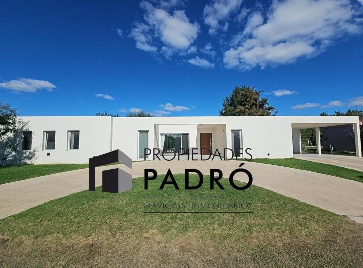 Casa · 205m² · 5 Ambientes · 2 Cocheras
