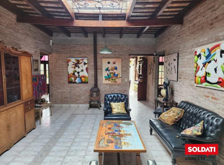 Casa · 215m² · 5 Ambientes · 2 Cocheras